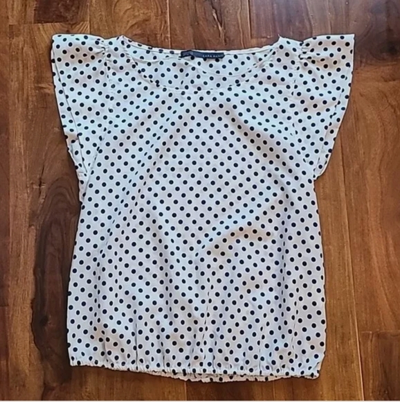 Zara White Polka-dot Top Blouse with Flutter Sleevs ASO Kate Middleton - Picture 12 of 12